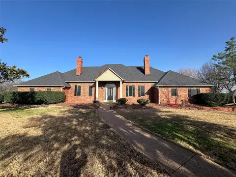 319 Country Ct, Bartonville, TX 76226