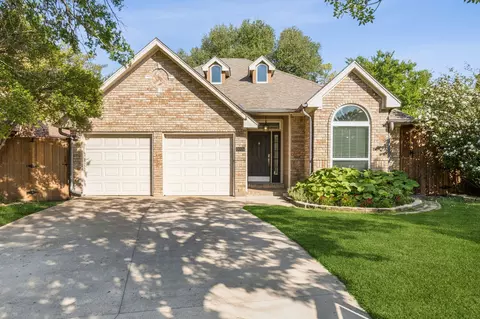 9005 Cumberland Dr, Irving, TX 75063