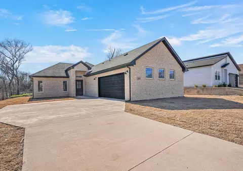 2600 Flora Ln, Denison, TX 75020