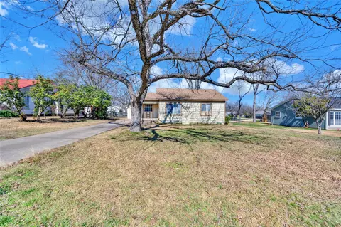 1107 W Pecan St, Clifton, TX 76634
