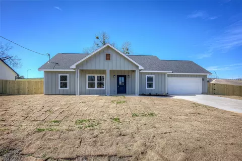 3120 Stuart St, Greenville, TX 75401