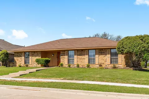 1890 Happy Pass Dr, Lewisville, TX 75077