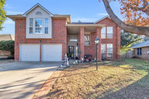 7020 Escondido Dr, Arlington, TX 76016
