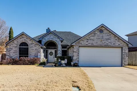 122 E Forestwood Dr, Forney, TX 75126