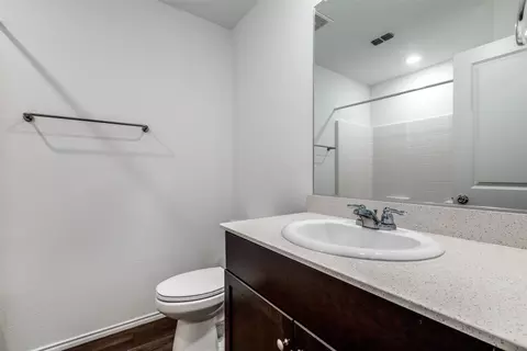 Bath - 14344 Desert Rain Trl, Haslet, TX 76052 photo 1 of 2