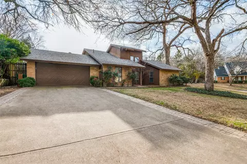 829 Cherlynne Dr, Cedar Hill, TX 75104