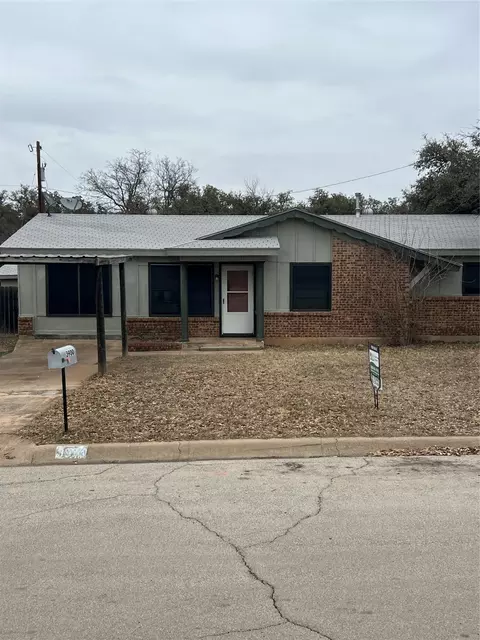 3900 3rd St, Brownwood, TX 76801