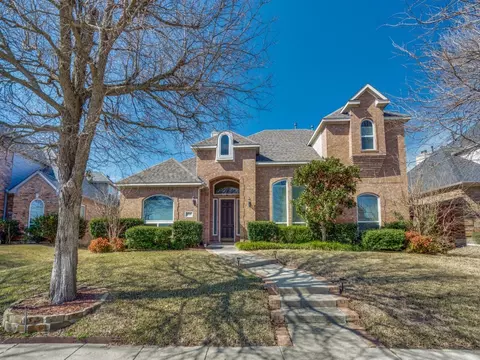8105 Clayton Dr, Plano, TX 75025