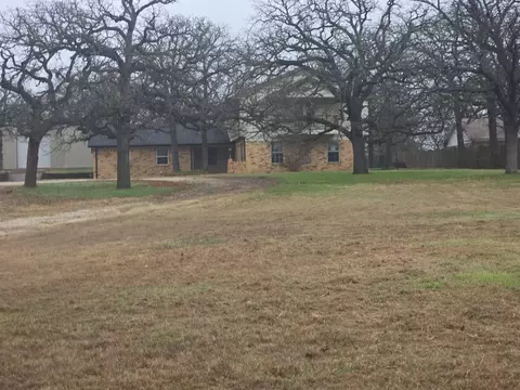 2077 Trailwood Dr W, Burleson, TX 76028