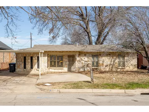 4253 Killian St, Fort Worth, TX 76119