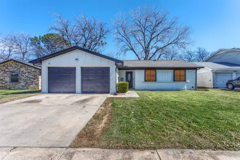 5508 Bishop Ct, Lake Dallas, TX 75065