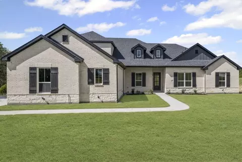 1045 Woodland Rd, Weatherford, TX 76088