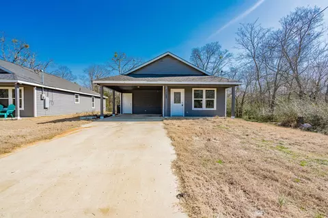 Exterior - 1702 Clark St, Commerce, TX 75428 photo 1 of 7