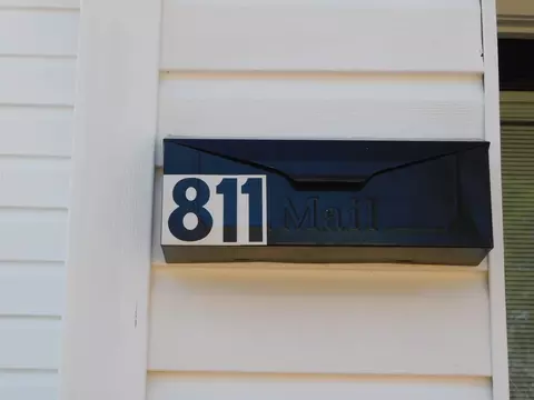 Exterior - 811 Spring St, Springhill, LA 71075 photo 5 of 8