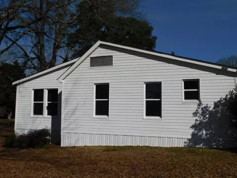 Exterior - 811 Spring St, Springhill, LA 71075 photo 8 of 8