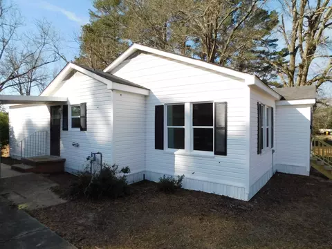 Exterior - 811 Spring St, Springhill, LA 71075 photo 6 of 8
