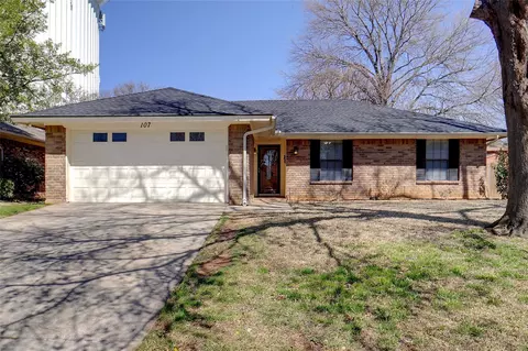 107 Ginger Ln, Euless, TX 76039