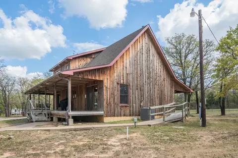 Exterior - 467 County Road 4591, Boyd, TX 76023 photo 5 of 8