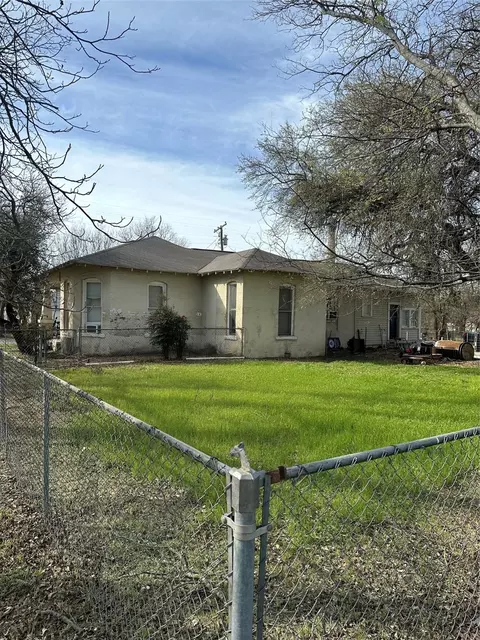 Other - 1001 Trinity St, Cleburne, TX 76031 photo 2 of 4
