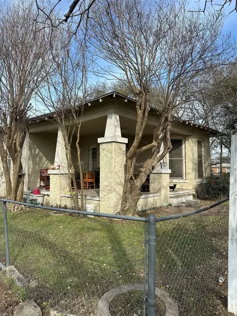 Exterior - 1001 Trinity St, Cleburne, TX 76031 photo 1 of 3