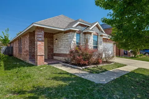 8860 Noontide Dr, Fort Worth, TX 76179