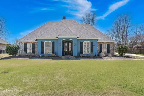 1018 Fawn Holw, Bossier City, LA 71111