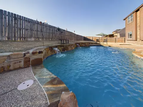 741 Mill Pond Dr, Midlothian, TX 76065