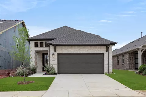 14111 Gallatin St, Pilot Point, TX 76258