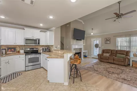 Entry Way - 110 Bent Tree Loop, Haughton, LA 71037 photo 2 of 2