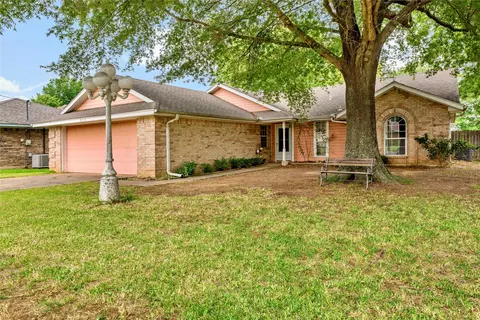 4015 Castlegate, Paris, TX 75462