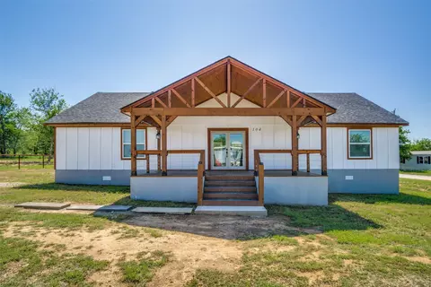 104 Buffalo Ct, Runaway Bay, TX 76426