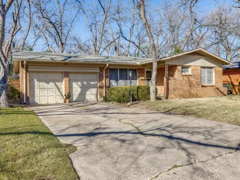 1515 Camellia Dr, Arlington, TX 76013