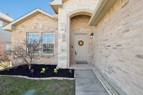 341 Amethyst Dr, Fort Worth, TX 76131