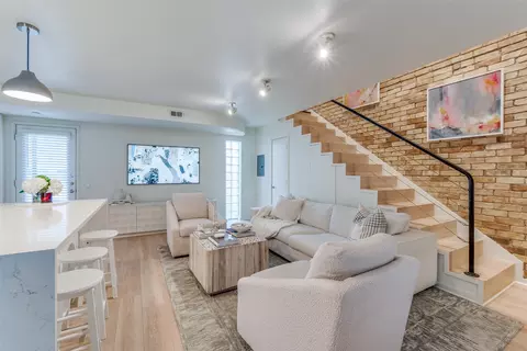 4242 Buena Vista St #23, Dallas, TX 75205