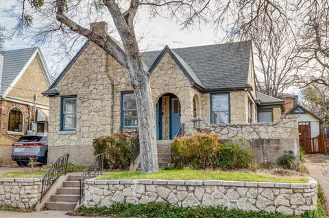 708 Blaylock Dr, Dallas, TX 75203