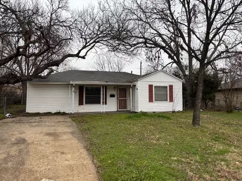 413 Arrowhead Trce, Grand Prairie, TX 75051