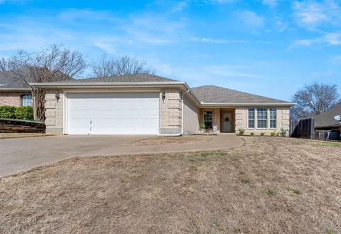 805 Water View Dr, Mansfield, TX 76063