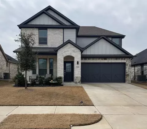 136 Camp Fire Dr, Waxahachie, TX 75165