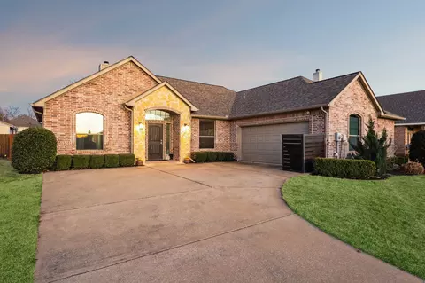402 Carver Dr, Wylie, TX 75098