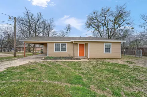 302 Water St, Whitesboro, TX 76273
