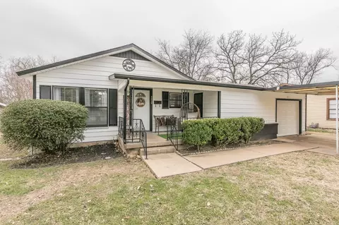 5036 Nadine Dr, Haltom City, TX 76117