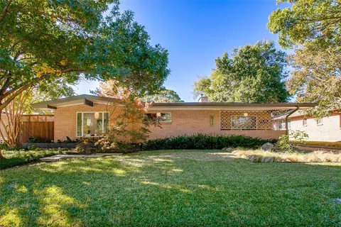 6210 Crestmont Dr, Dallas, TX 75214