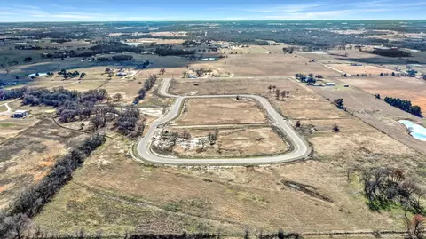 2160 Sundance Rd, Whitesboro, TX 76273