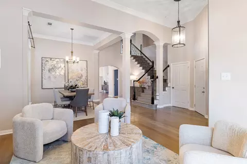 2120 Ash Grove Way, Dallas, TX 75228