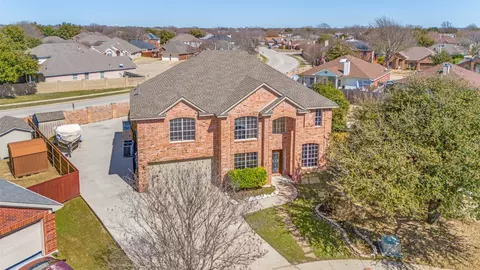 5795 Brighton Ct, Haltom City, TX 76137