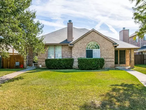 309 Crowe Dr, Euless, TX 76040