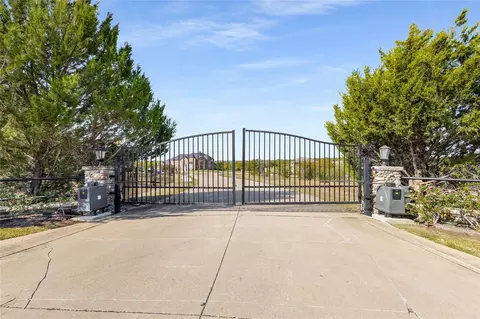 3163 Sanctuary Dr, Grand Prairie, TX 75104