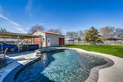 125 Ridge Oak Dr, Red Oak, TX 75154