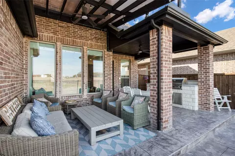 8135 Mary Curran Ct, Dallas, TX 75252