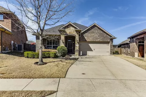 3815 Weatherstone Dr, Fort Worth, TX 76137